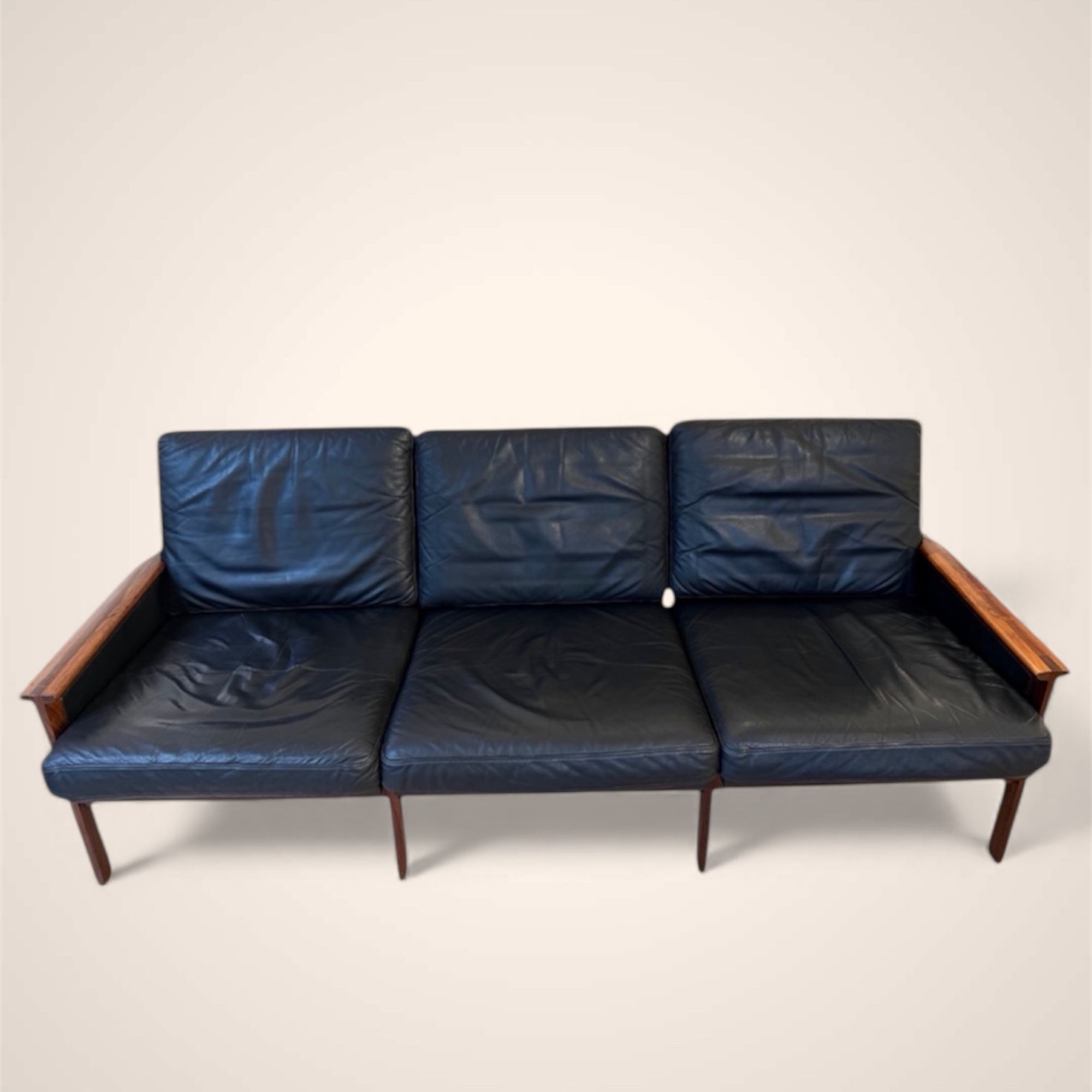 Illum Wikkelso_Sofa_rosewood_leather_Niels Eilersen 7