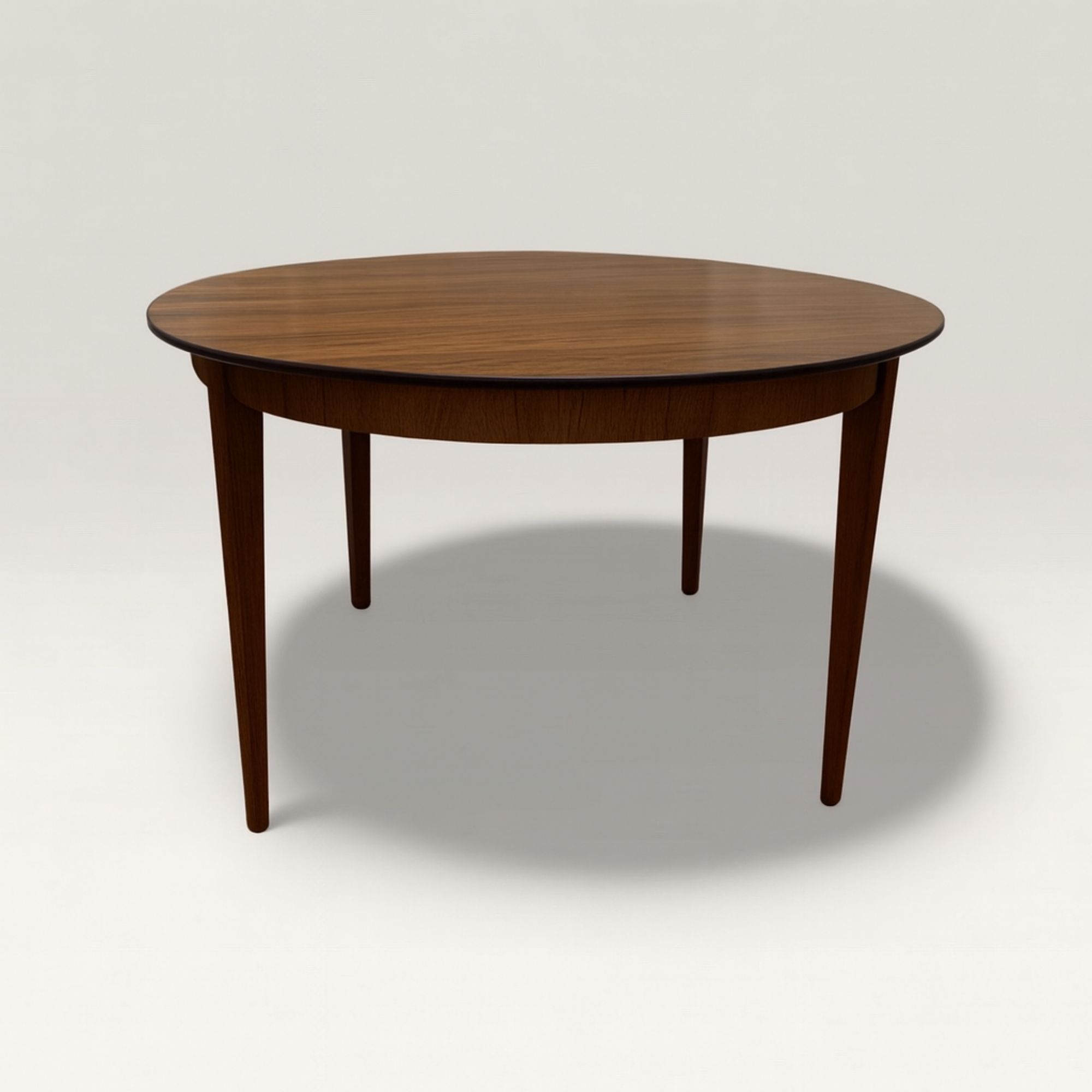 Table ronde palissandre par Kjaernulf 2