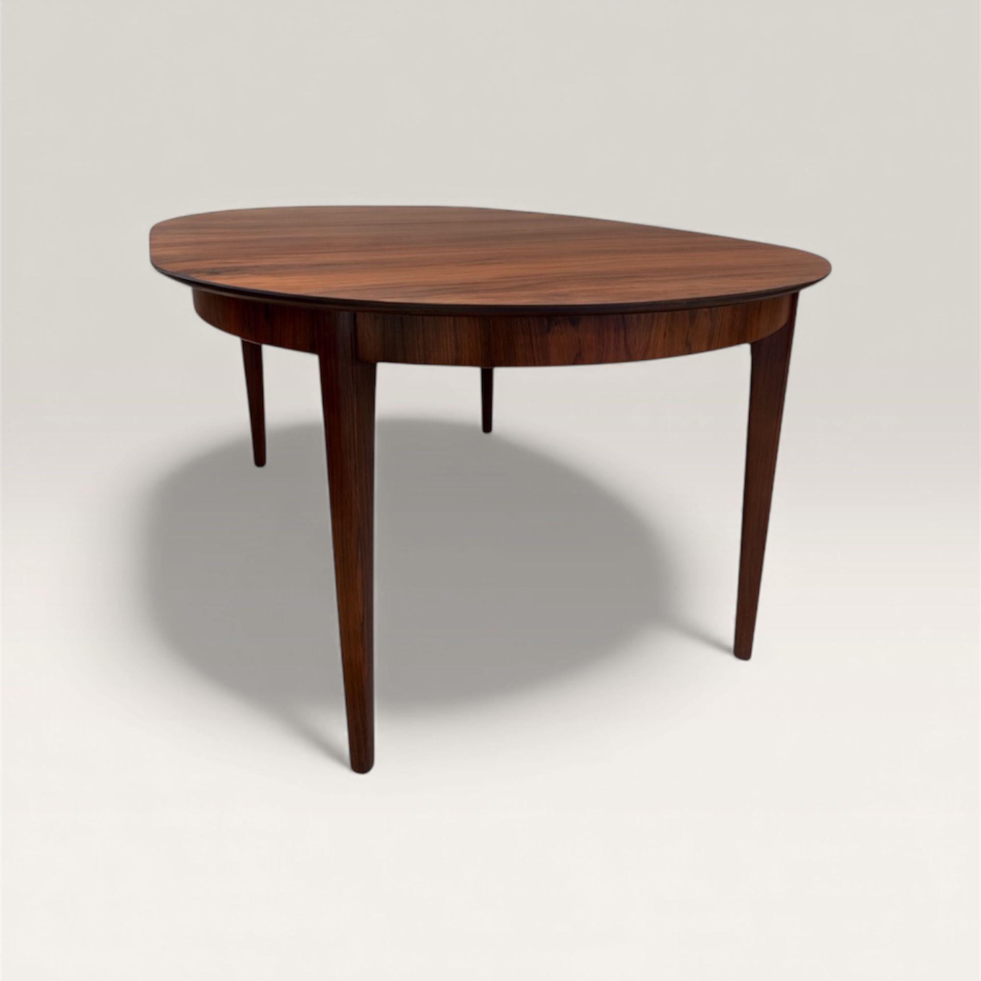 Table ronde palissandre par Kjaernulf 6