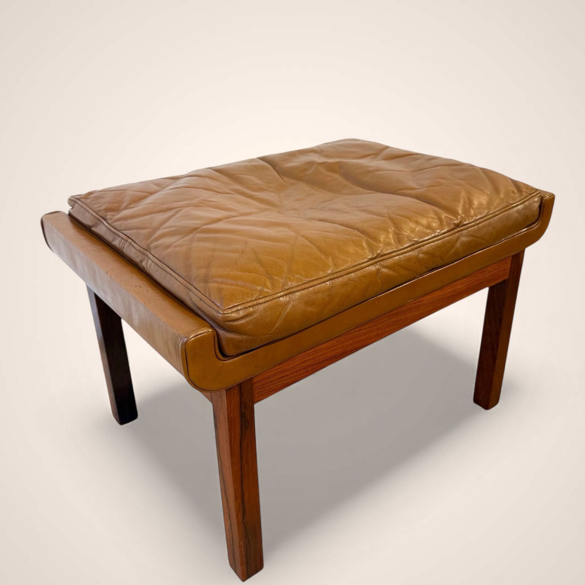 finn_juhl_stool_france_daverkosen_rosewood_leather 8