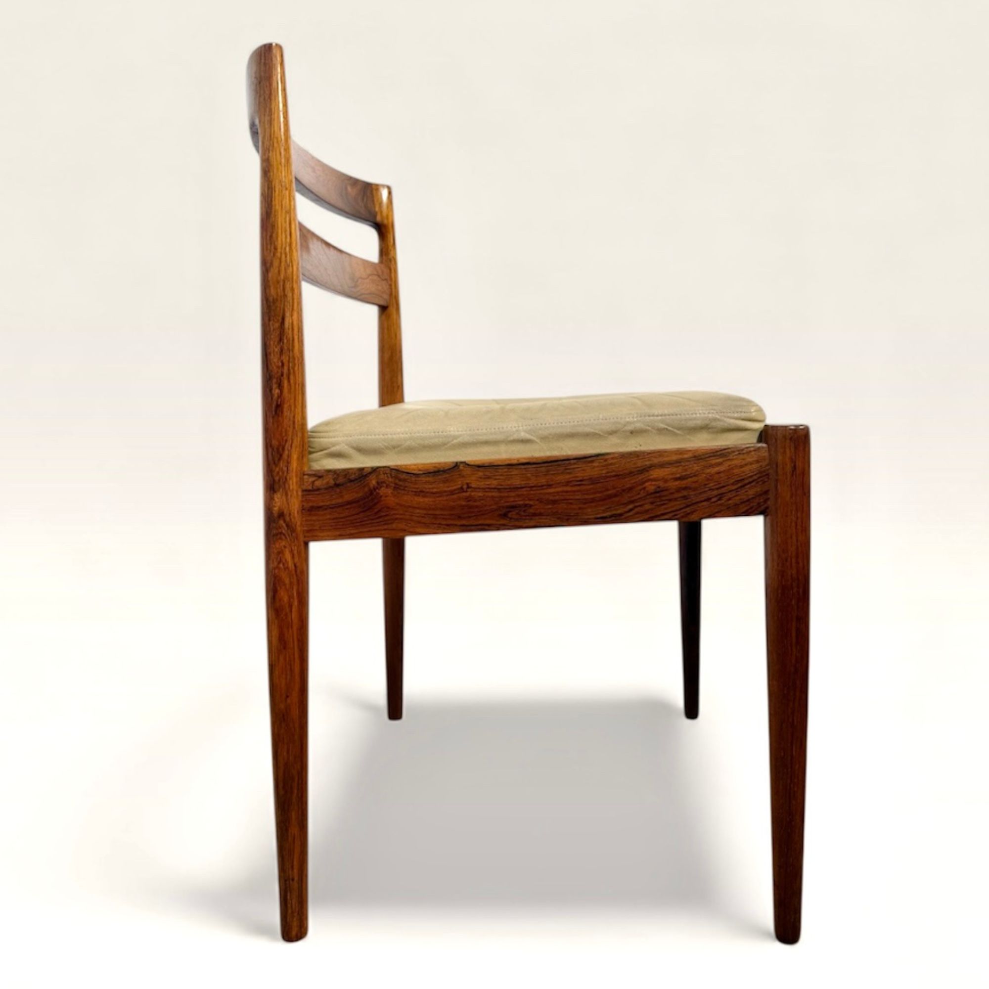 Chaises en palissandre et cuir par Kaï Kristiansen_Magnus Olesen_1960 3