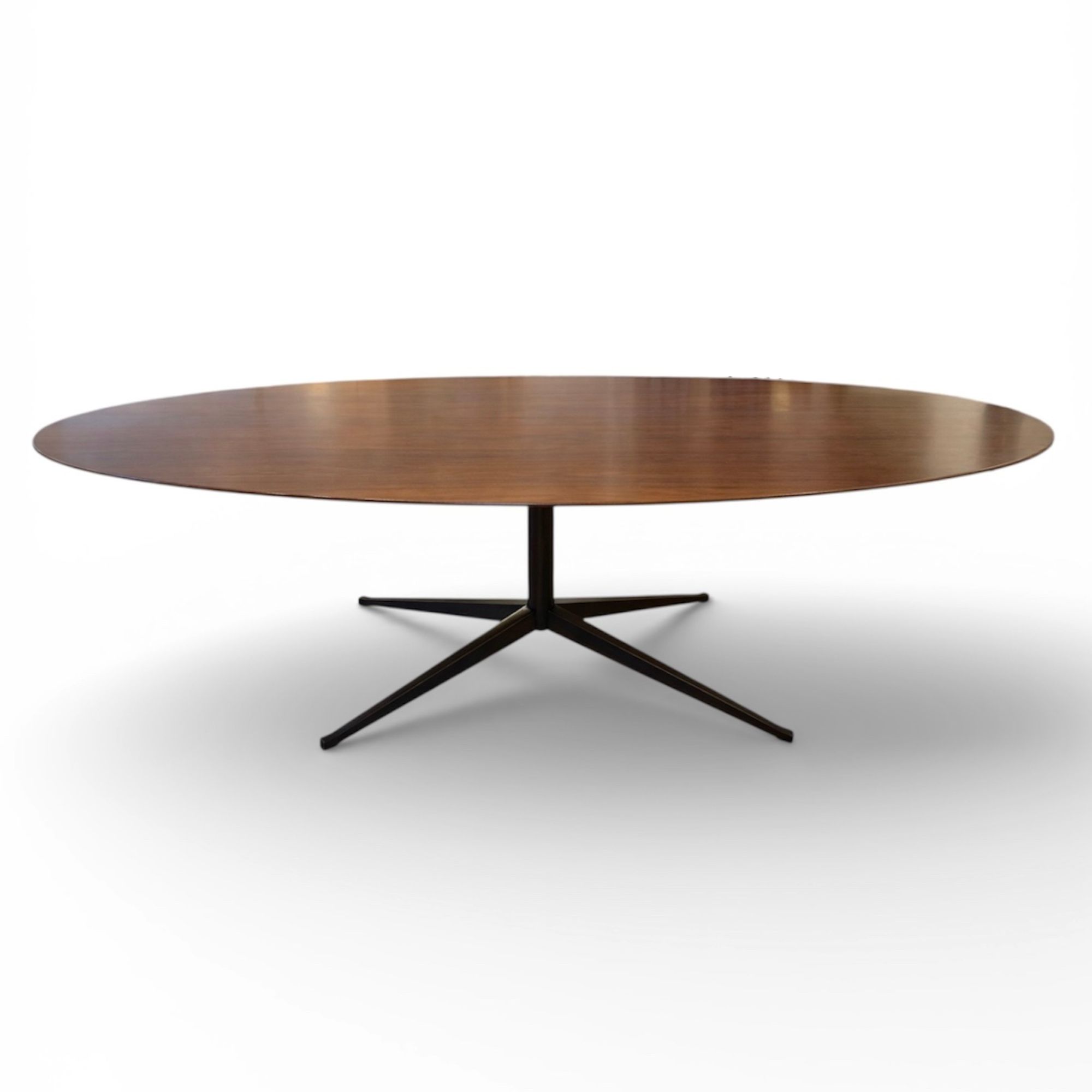Florence Knoll table ovale noyer américain 2