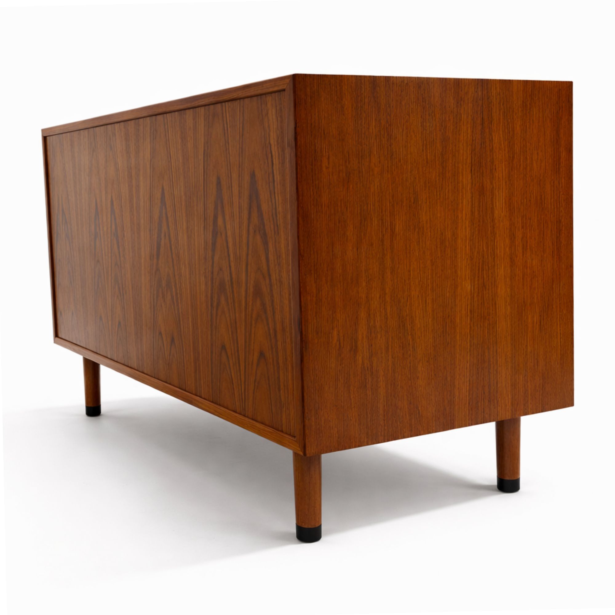 Commode RY250 par Hans J. Wegner_Ry Mobler_1965 2