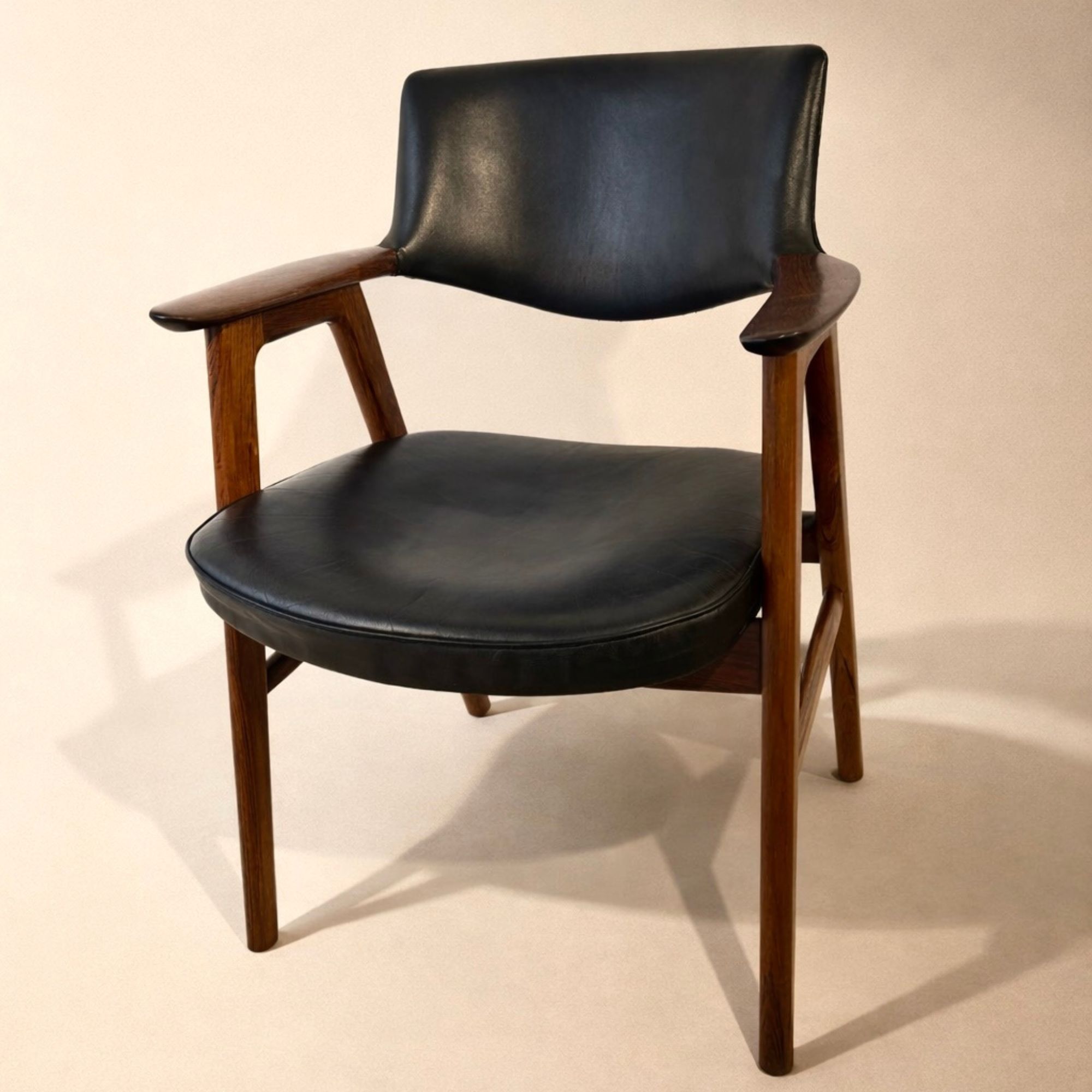 Fauteuil Captain_Erik Buch_.Høng Stolefabrik _1956_1jpg