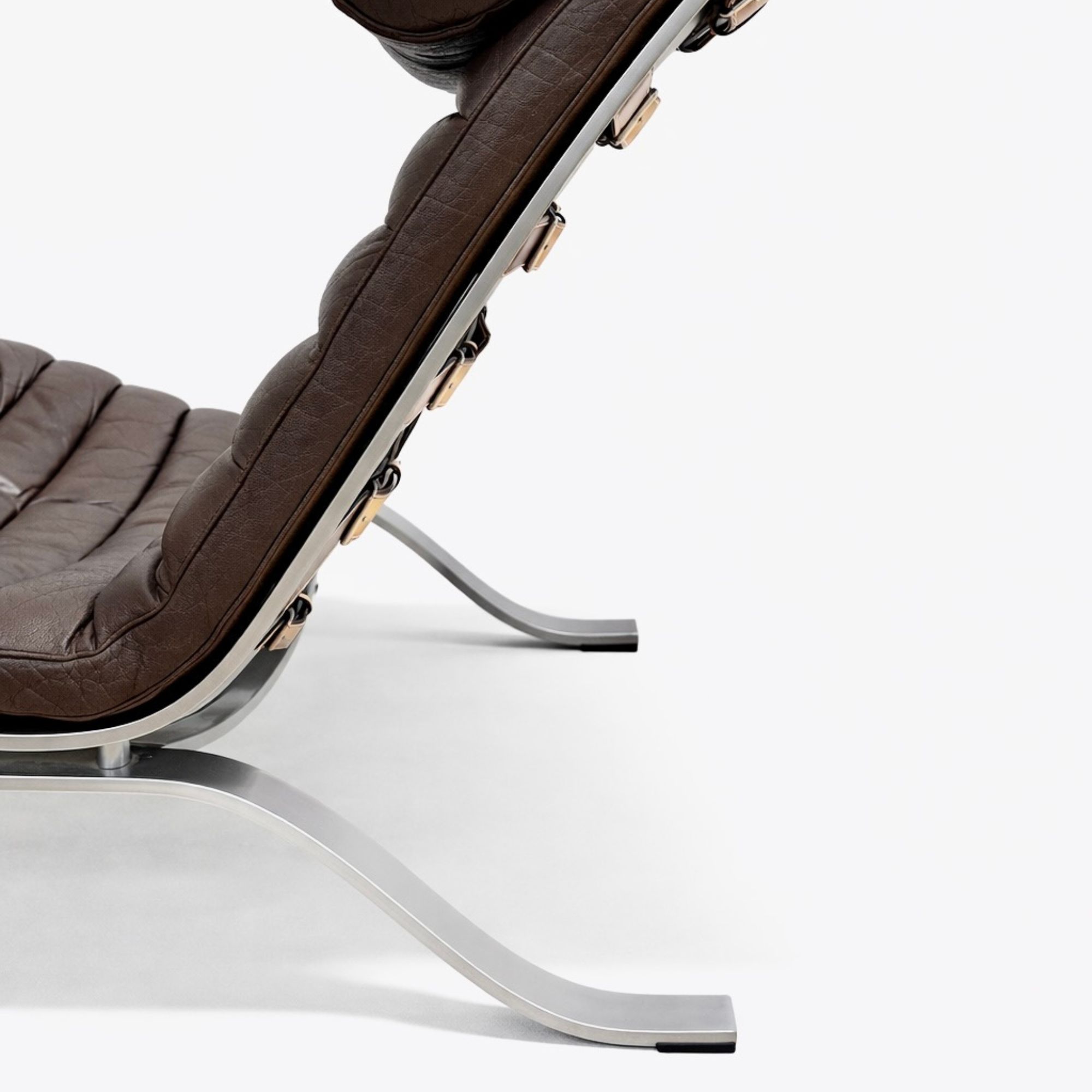 ARI fauteuil acier et cuir par Arne Norell_Norell AB_9