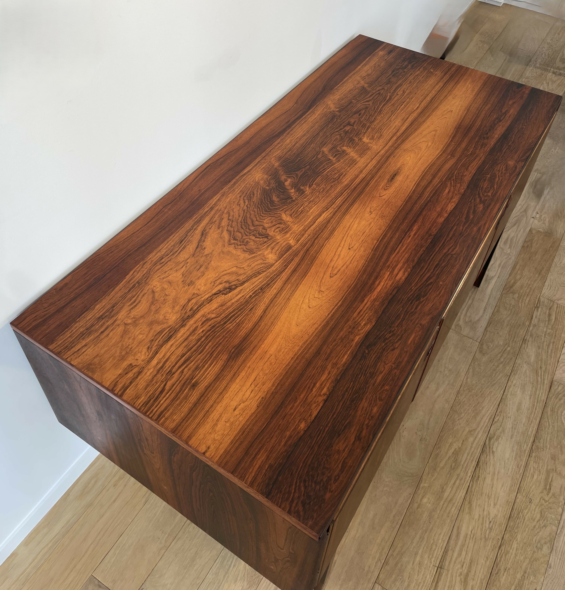 sven_ellekaer_sideboard_palissandre_metal 17