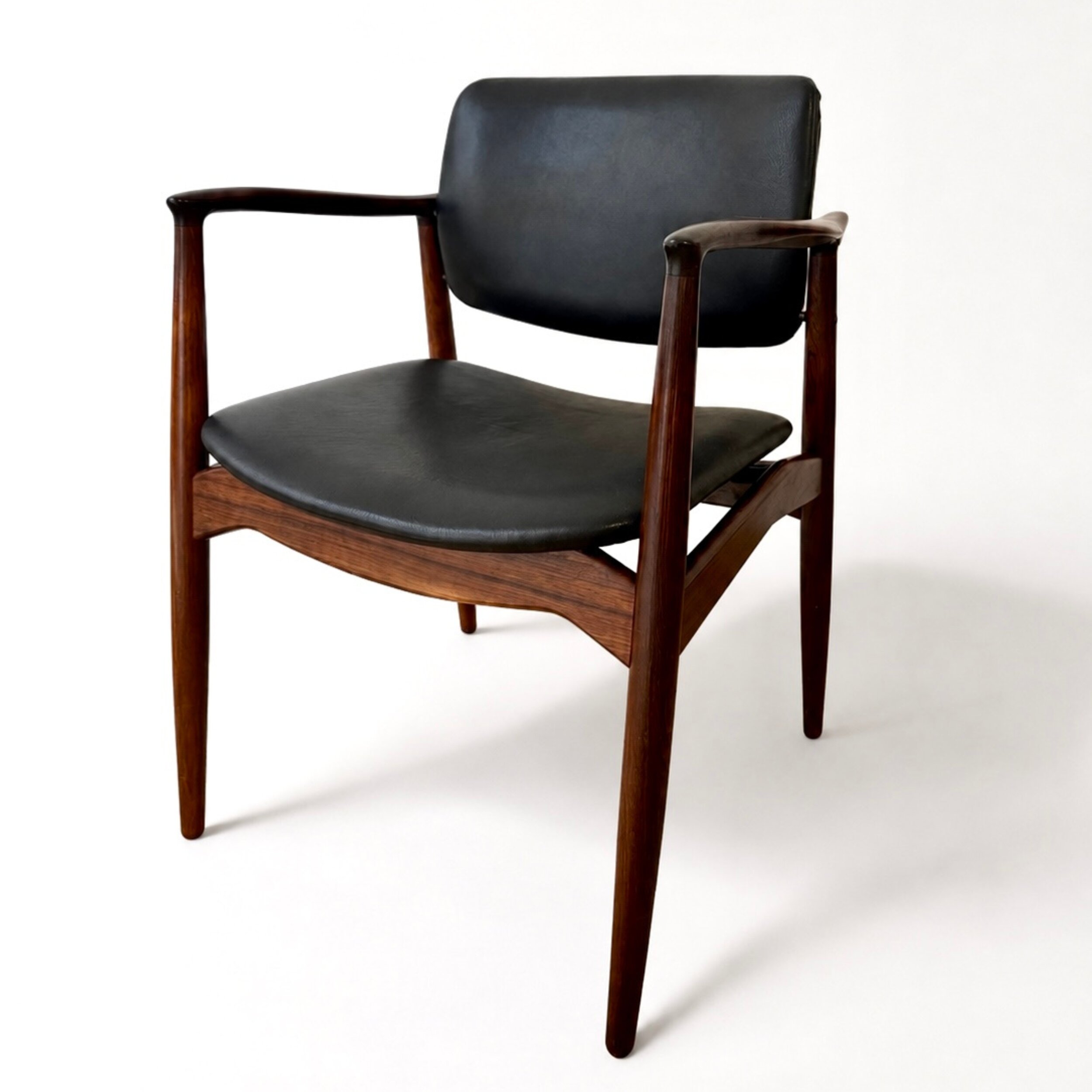 Captain fauteuil_Erik Buch_Ørum Stolefabrik_1