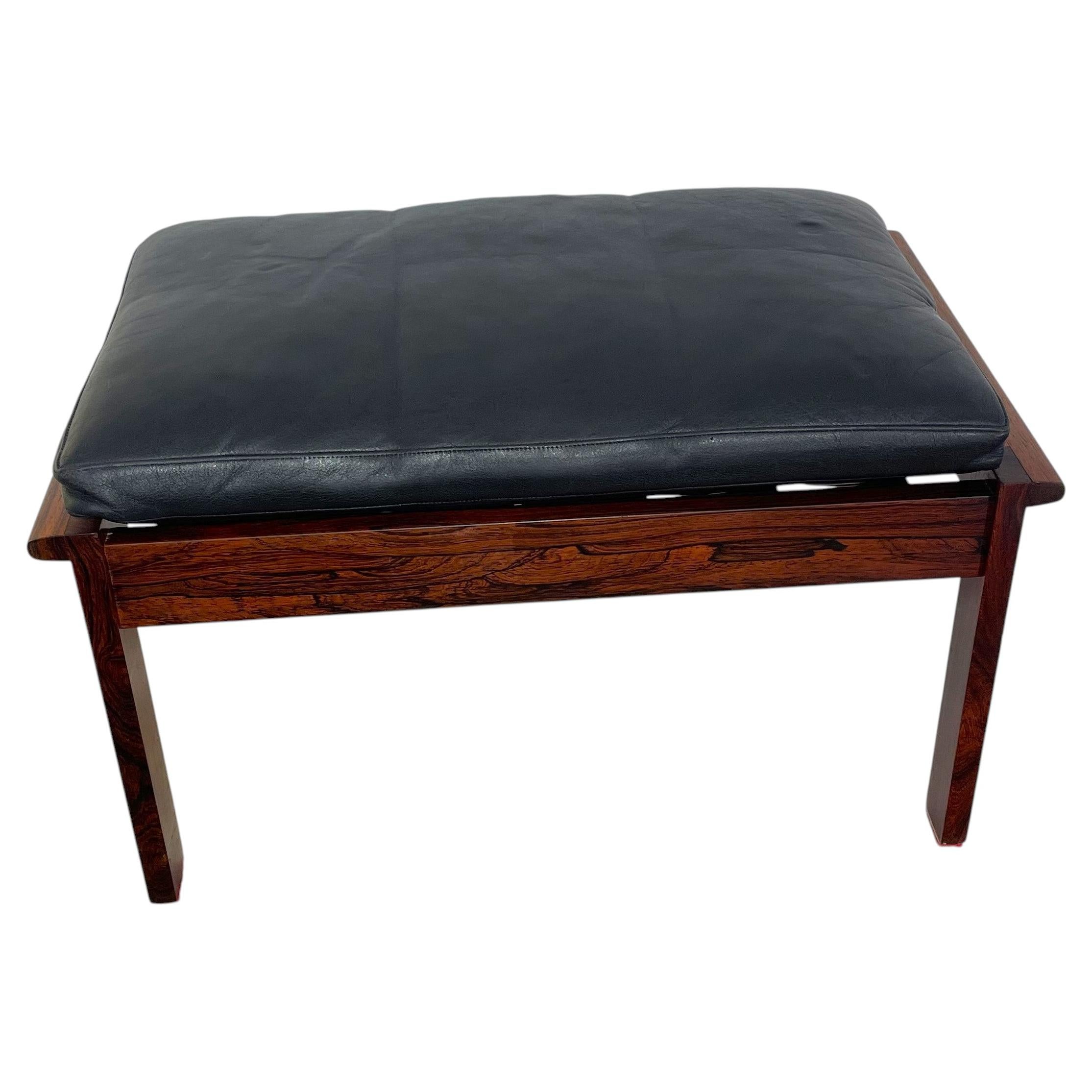 illum_wikkelso_stool_capella_palissandre_cuir 7b
