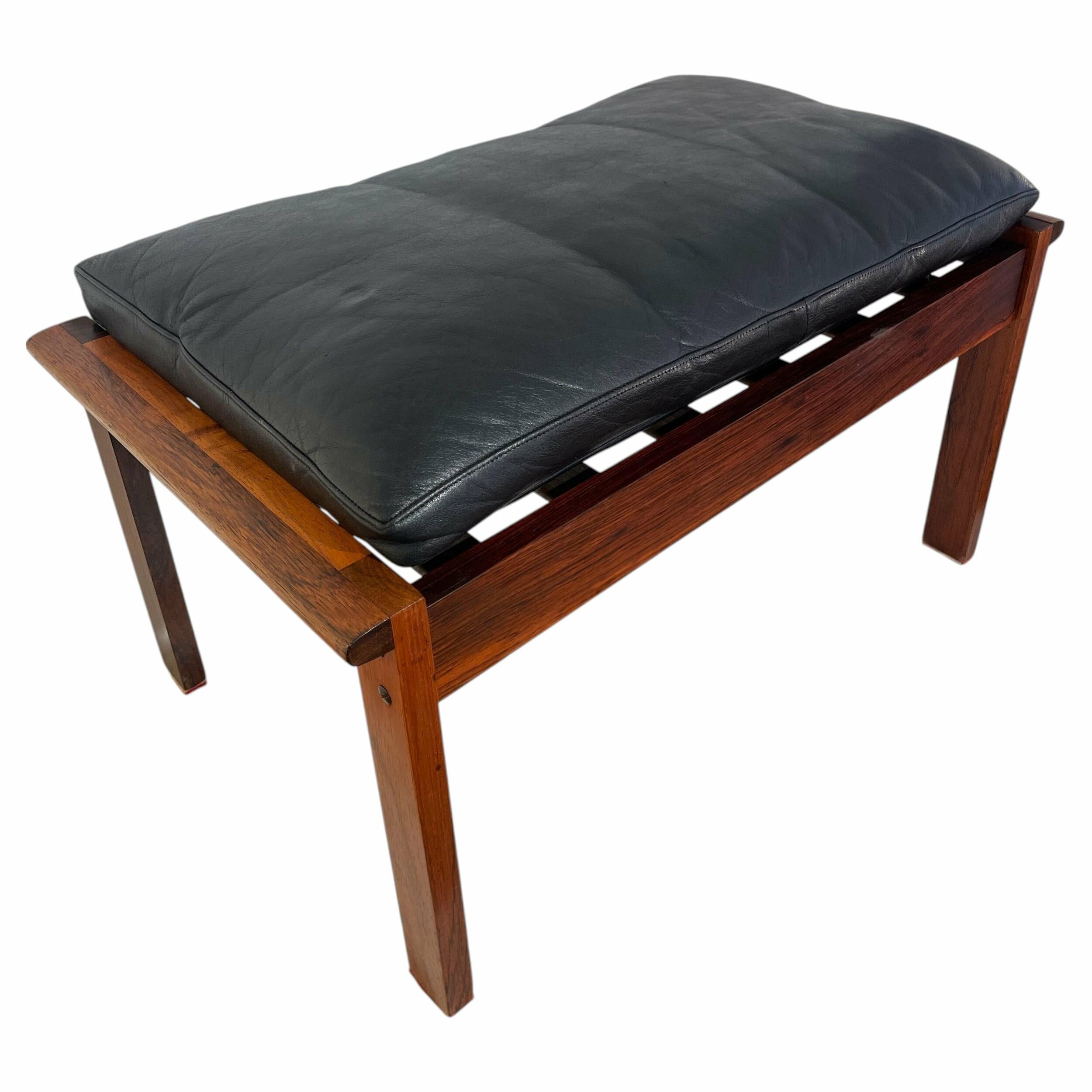 illum_wikkelso_stool_capella_palissandre_cuir 11b