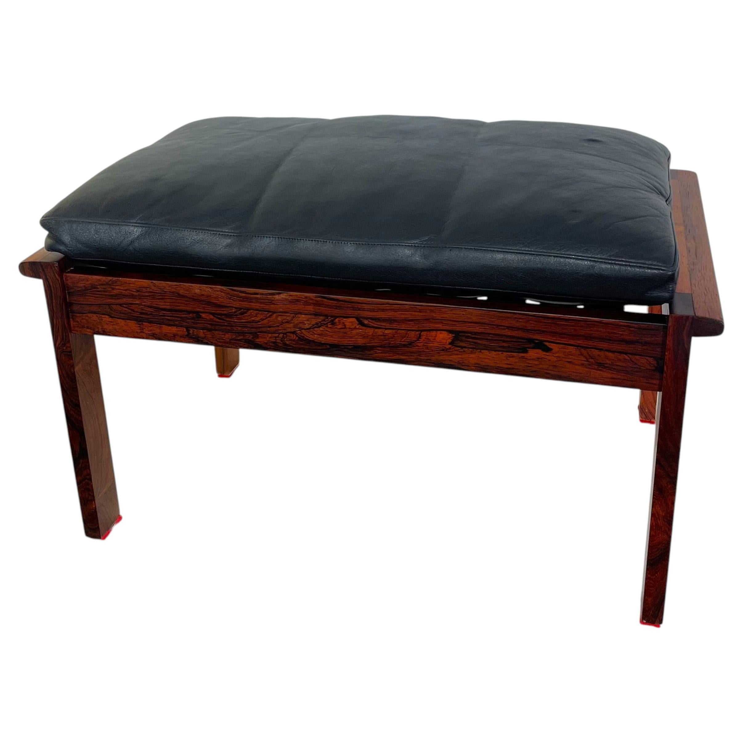 illum_wikkelso_stool_capella_palissandre_cuir 6b