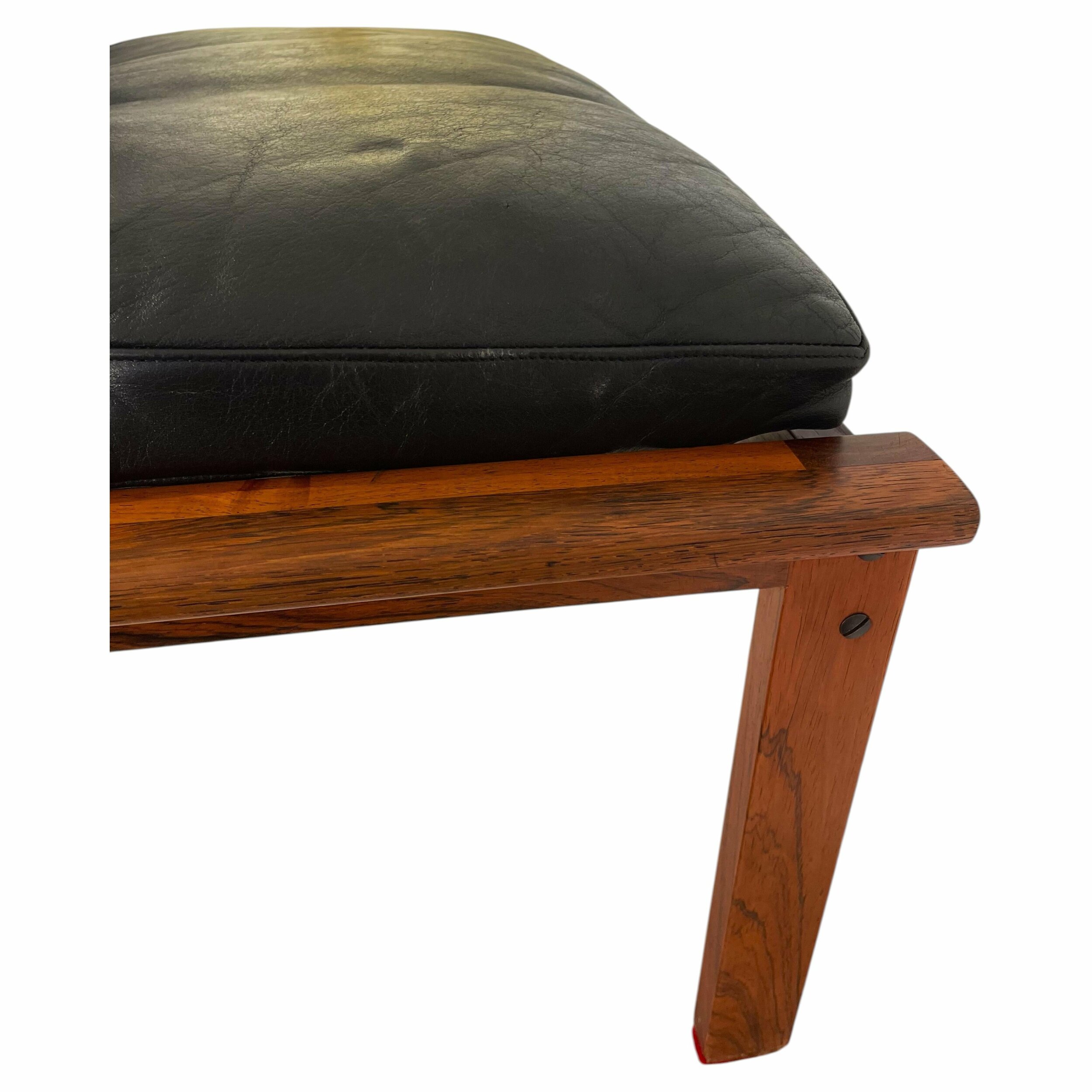 illum_wikkelso_stool_capella_palissandre_cuir 10b