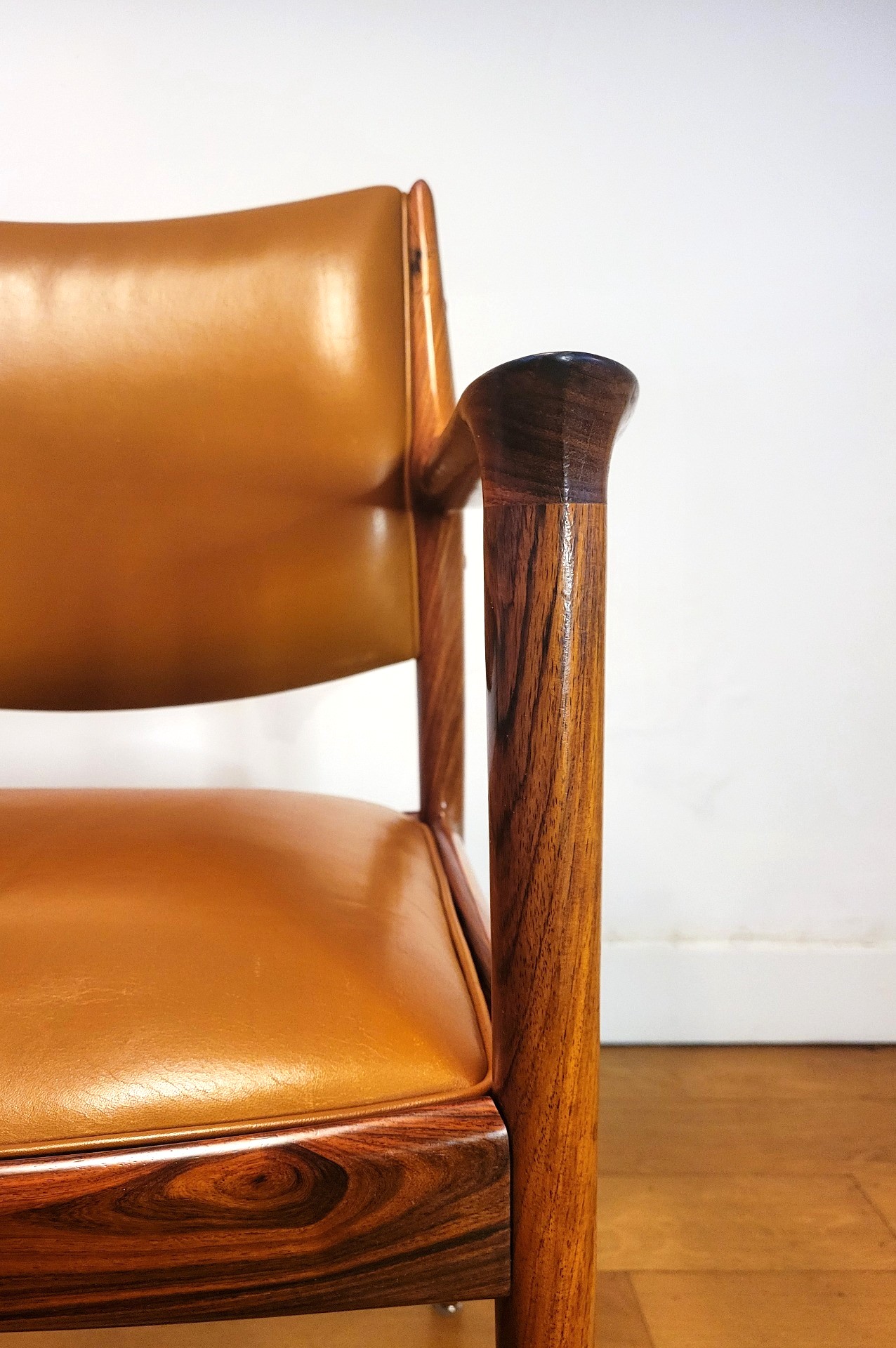 torbjorn_afdal_rosewood_elton_chair - 9