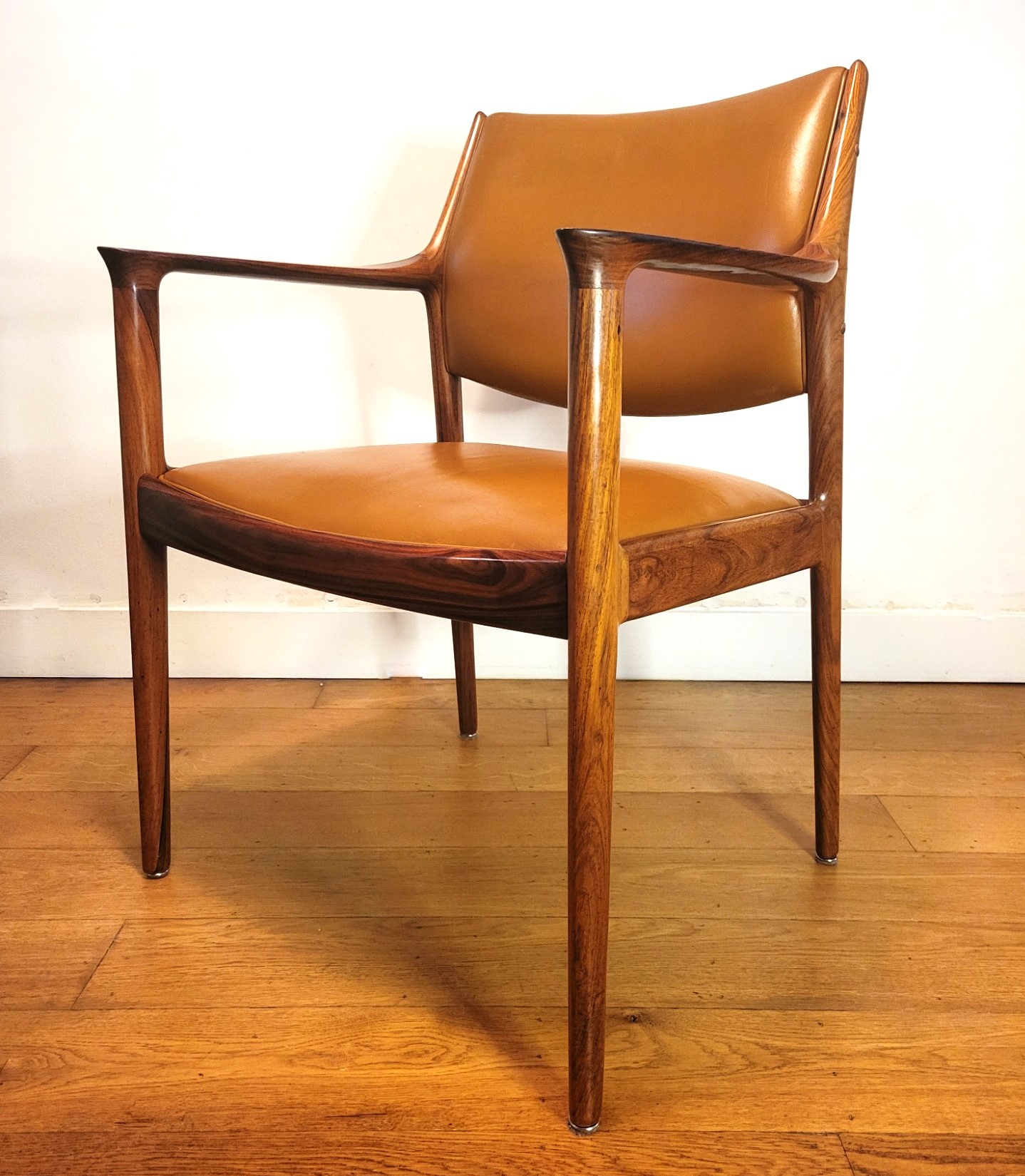 torbjorn_afdal_rosewood_elton_chair - 1