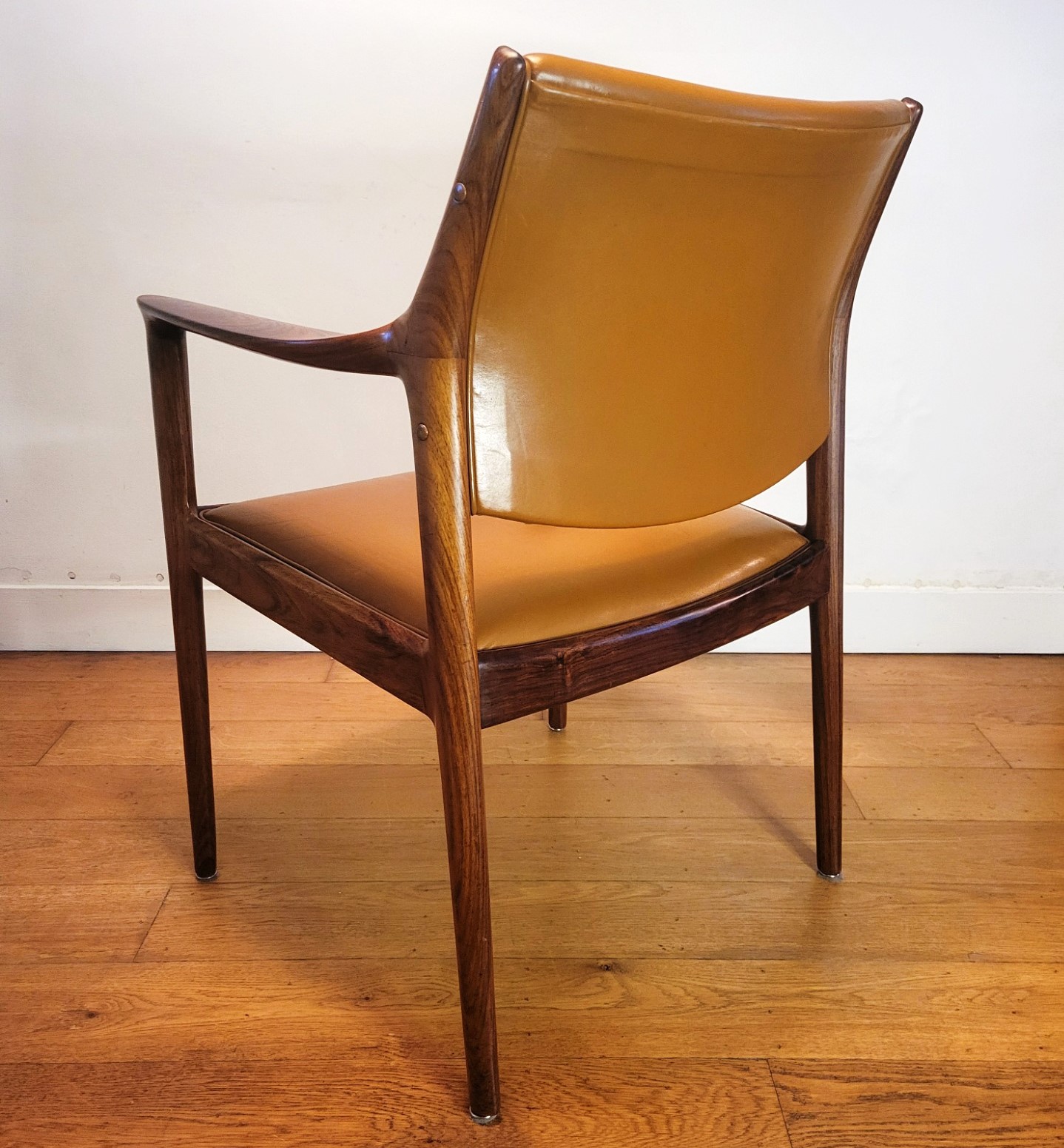 torbjorn_afdal_rosewood_elton_chair - 4