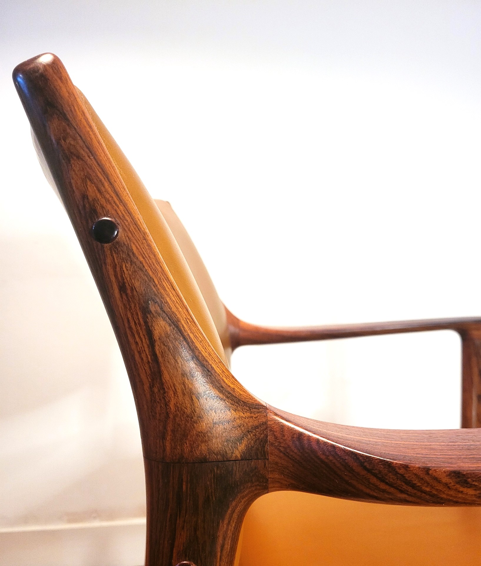 torbjorn_afdal_rosewood_elton_chair - 11