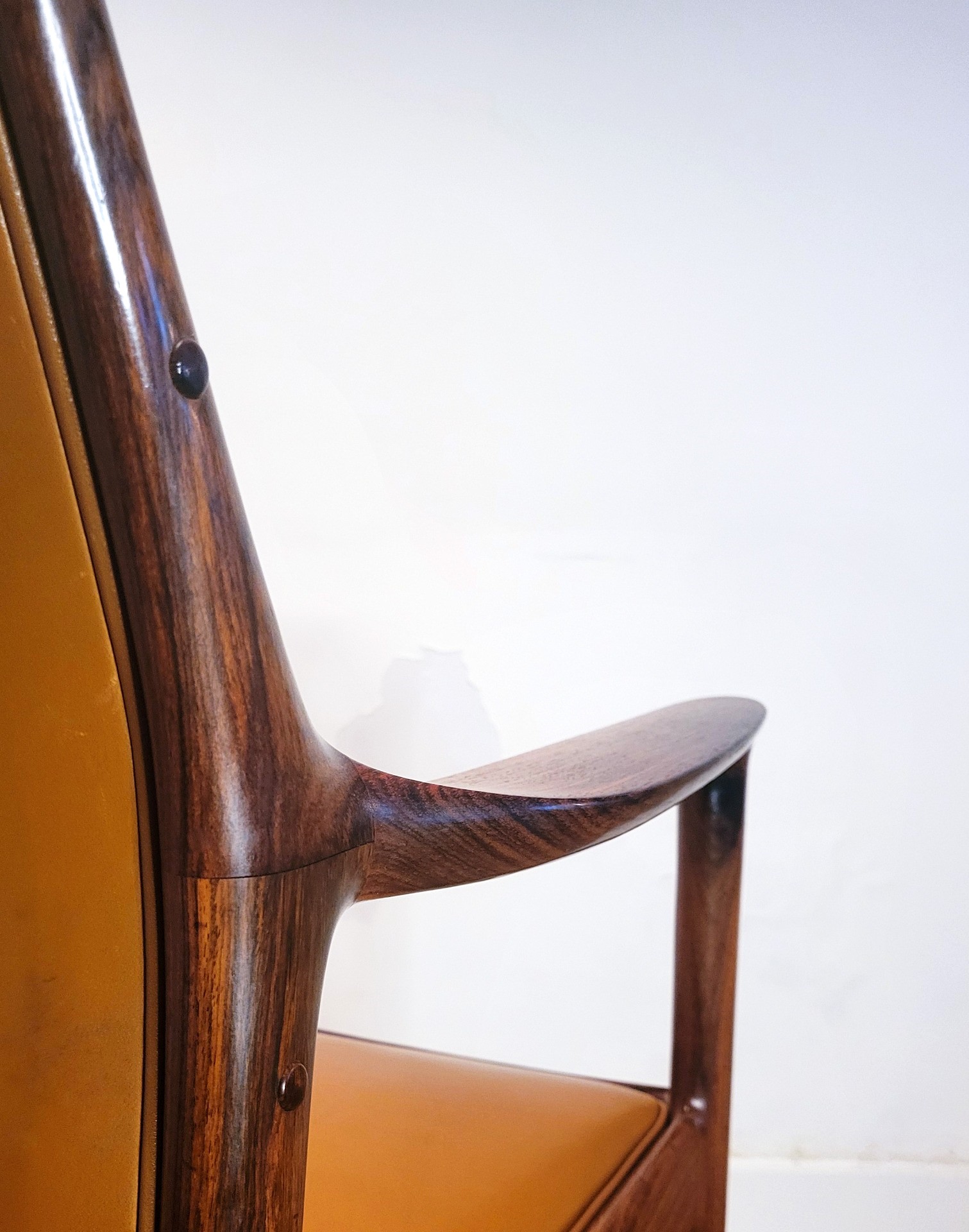 torbjorn_afdal_rosewood_elton_chair - 17