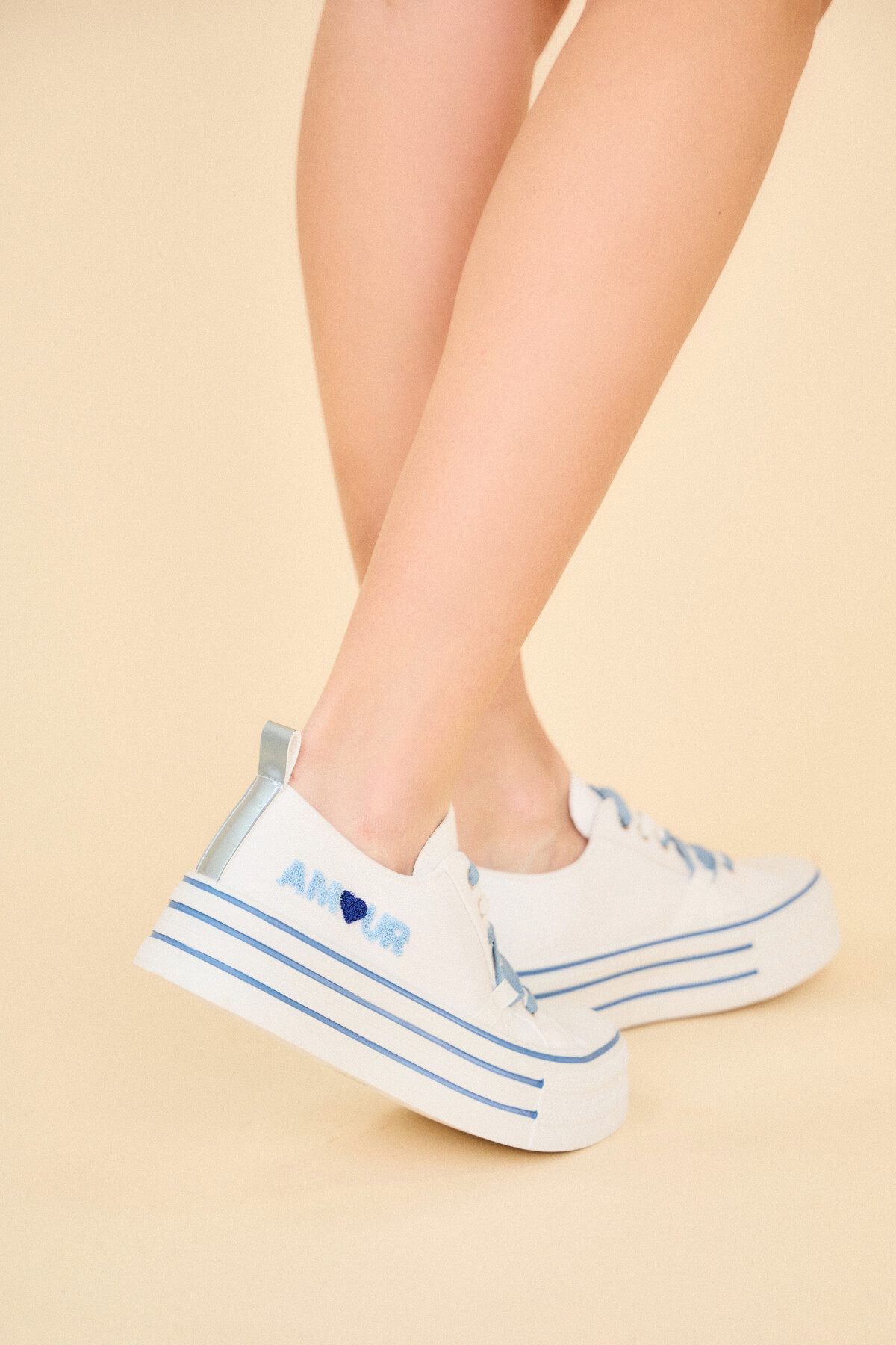 bk518n-baskets-a-semelle-epaisse-avec-double-couleurs-inscription-amour_blanc_67a2415c3dcf9