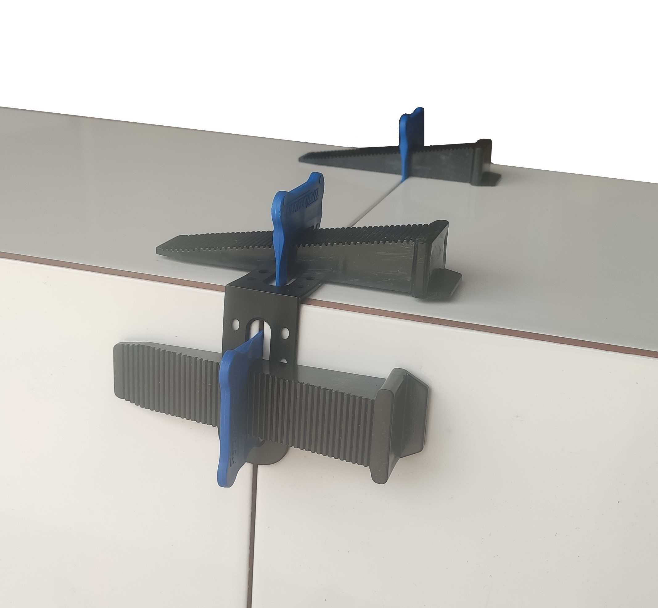 equerres-angle-nivelage-carrelage