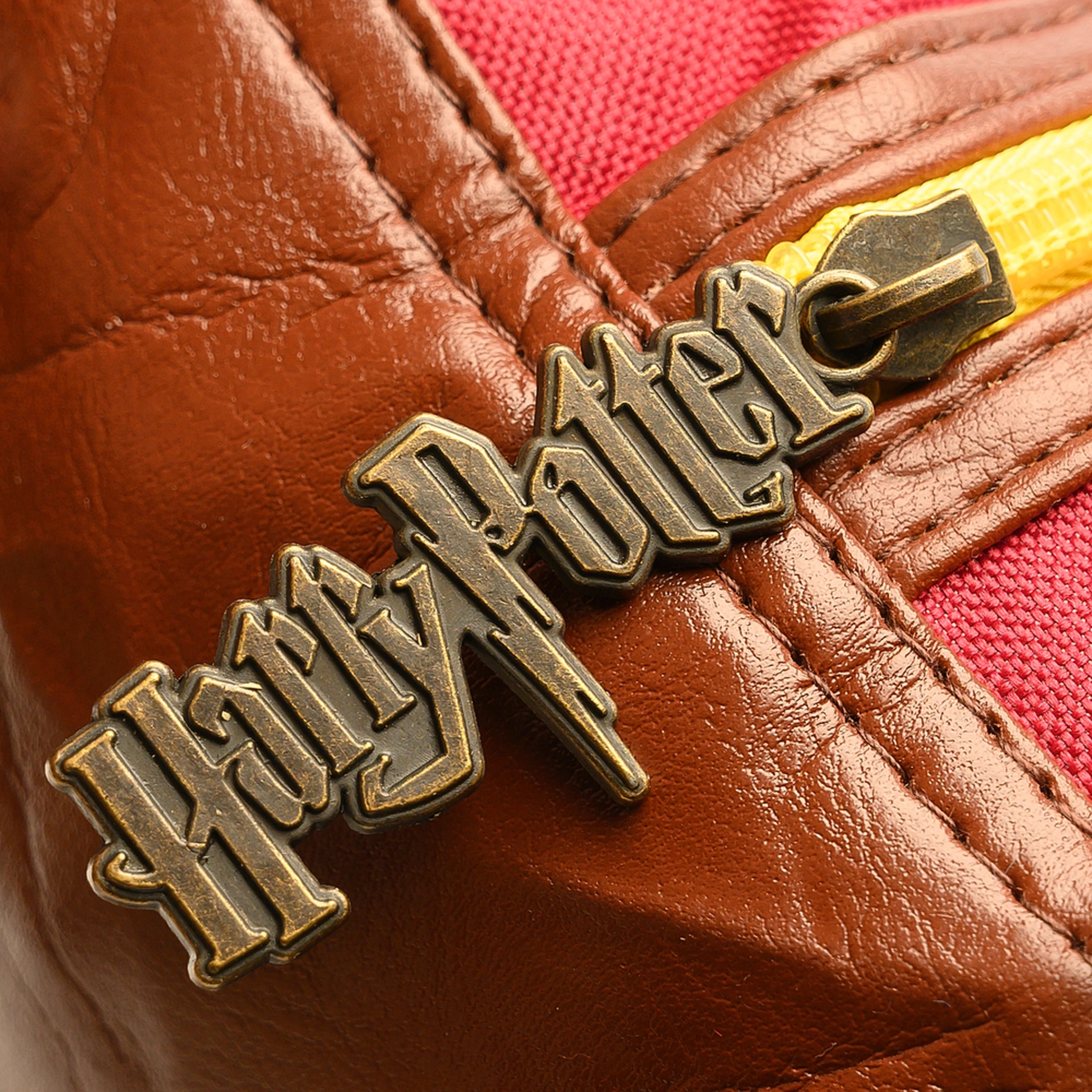 Harry_Potter_HogwartsExpress_Washbag_4_1746794425