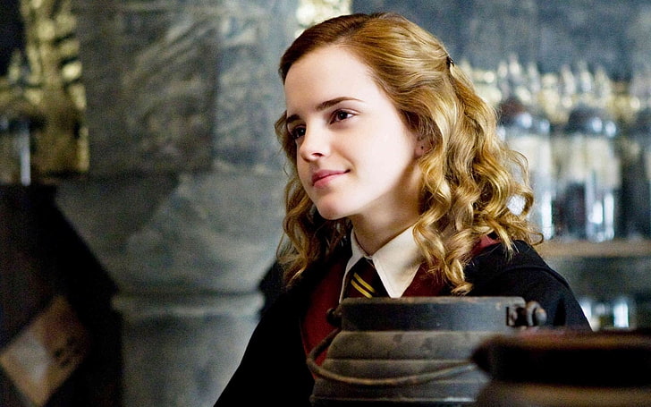 actresses-emma-watson-hermione-granger-wallpaper-preview