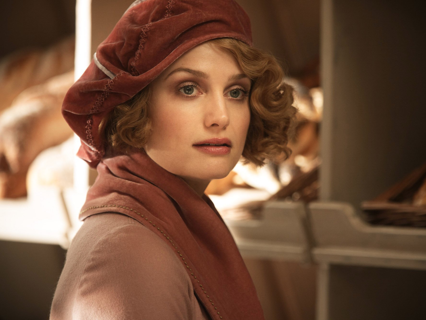 queenie-goldstein-baguette