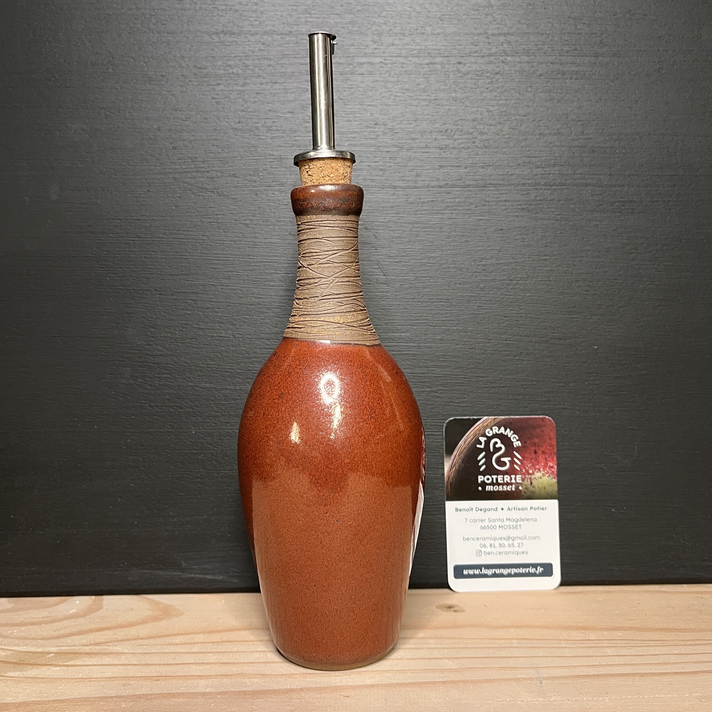 Huilier rouge de fer HL18
