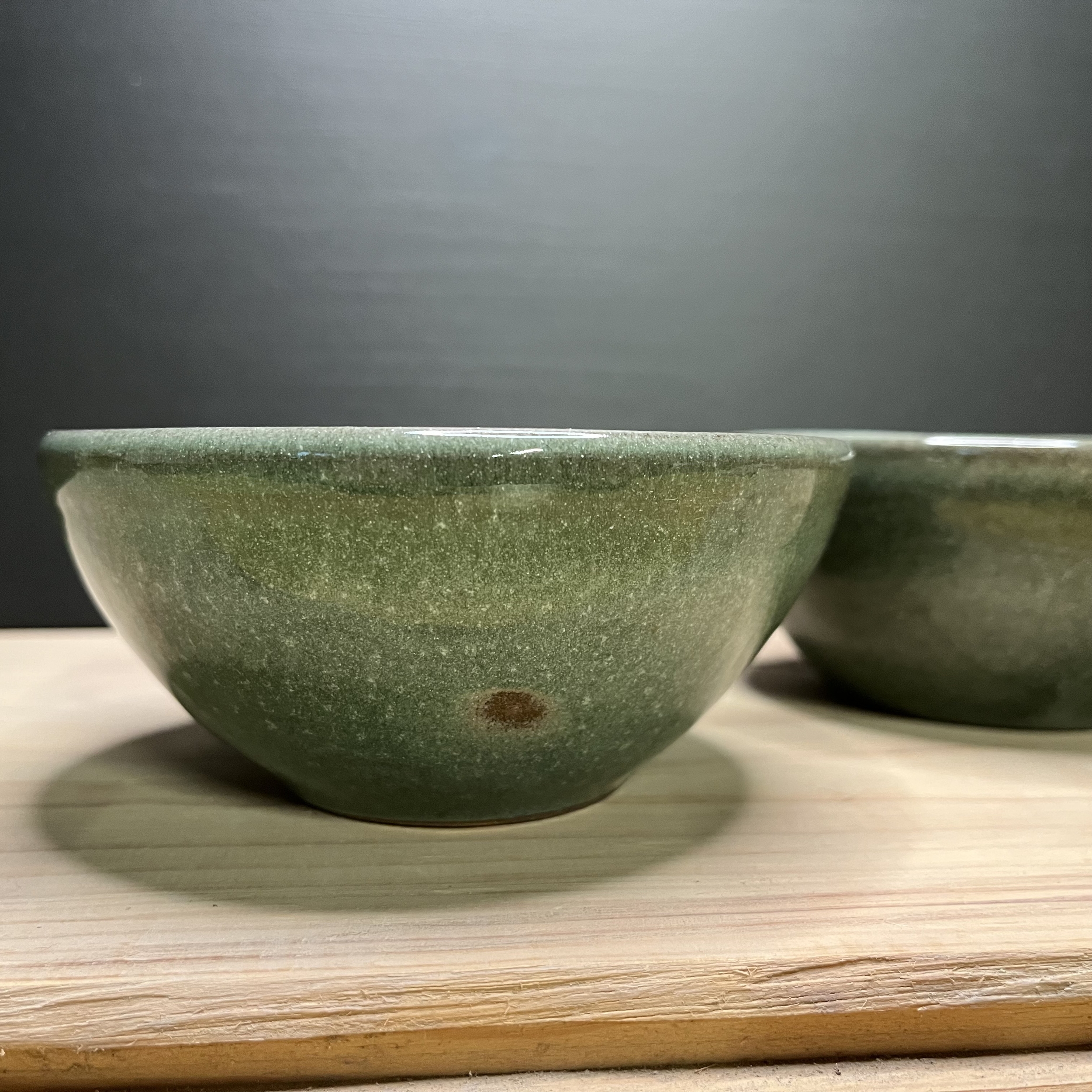 duo de bolées en grès vert