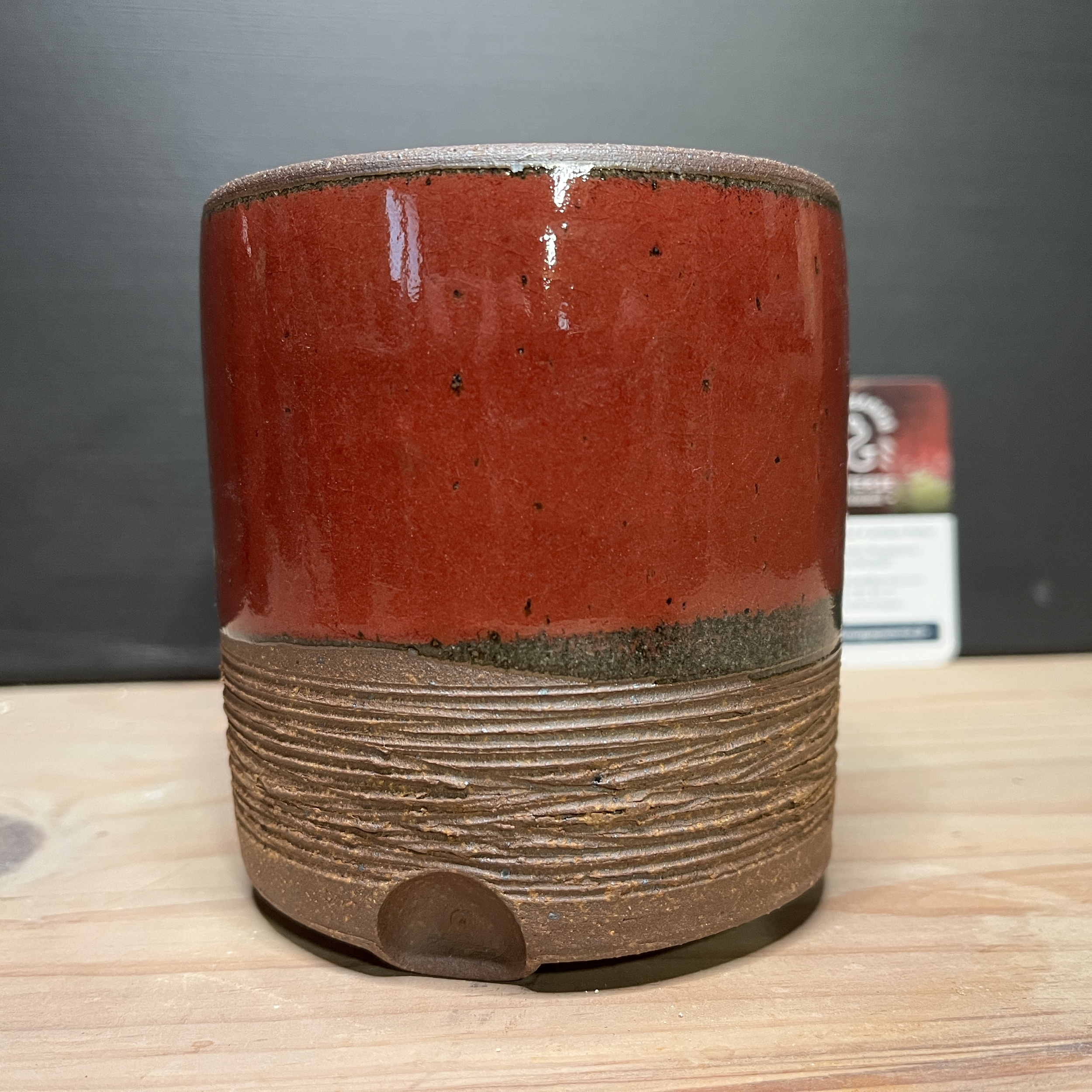 égouttoir à couverts rouge en grès