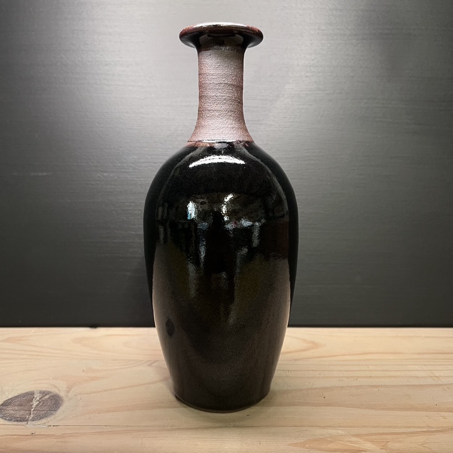 Vase en grès émaillé noir tenmoku
