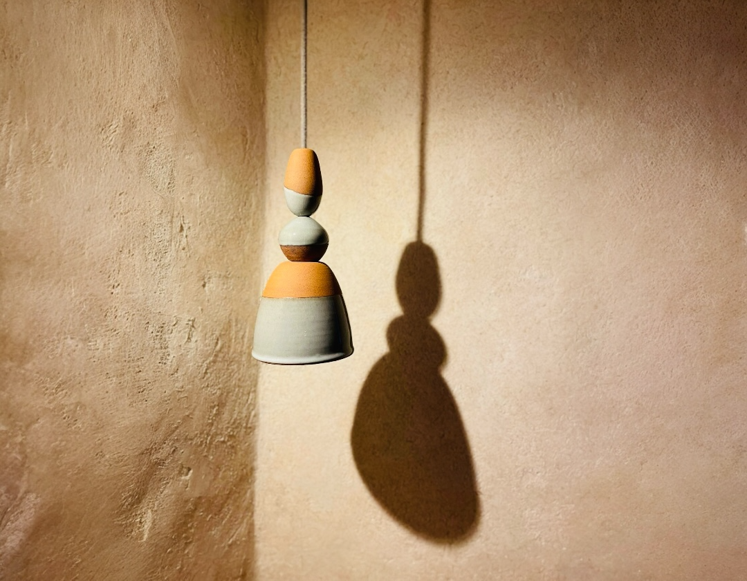 Suspension luminaire blanche artisanale en grès
