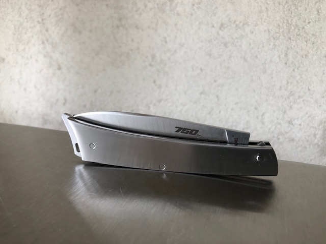 750-inox-brossé-fermé-tranche
