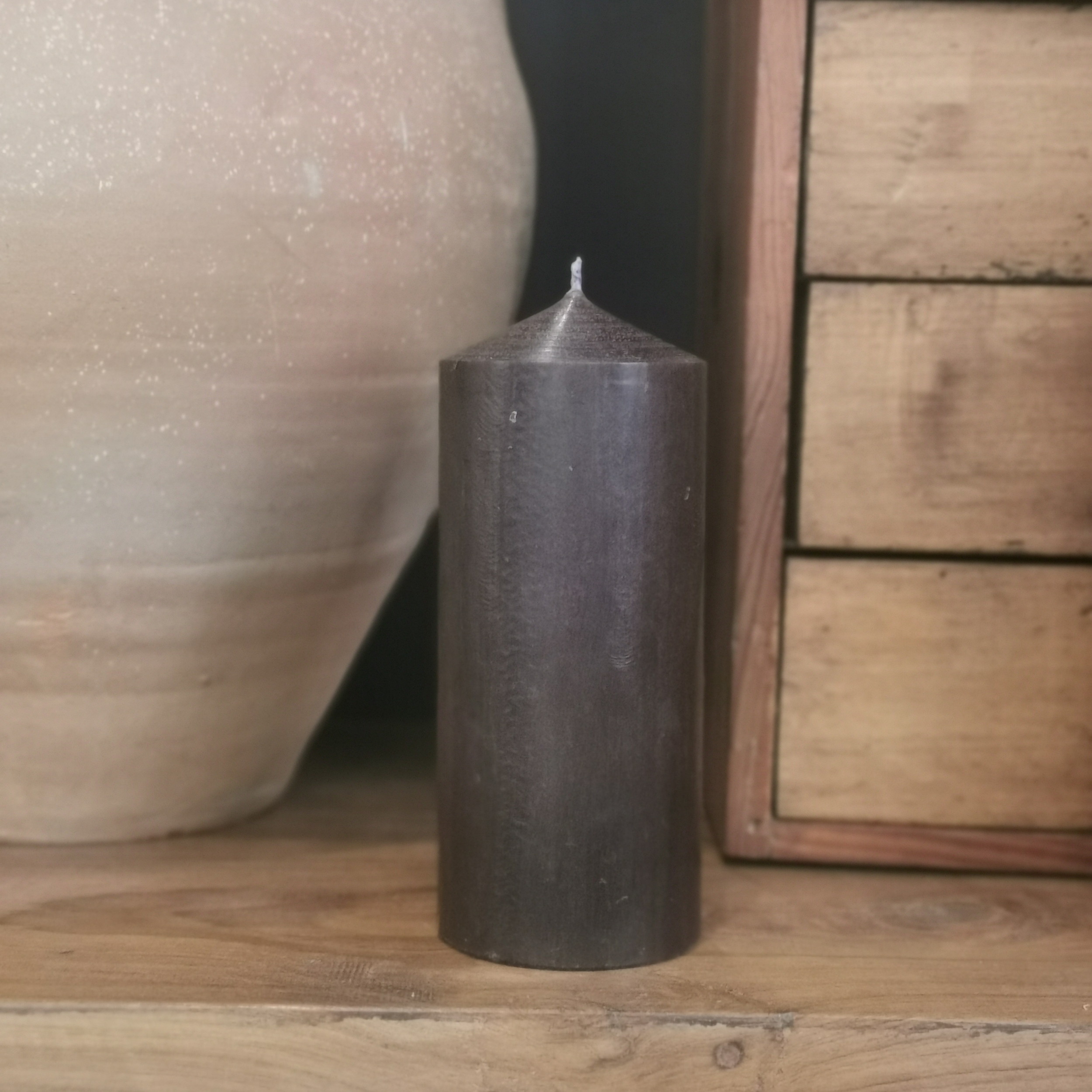 Cierge-cire-noire-7x15cm-ciergerie-des-premontres2