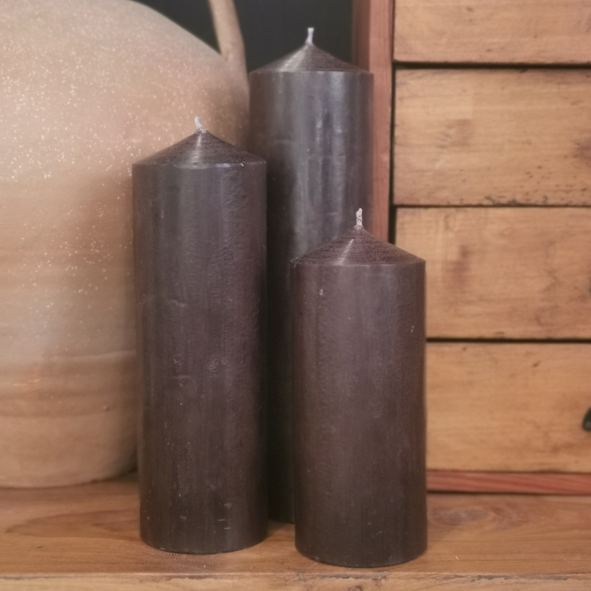 Cierges-cire-noire-ciergerie-des-premontres1
