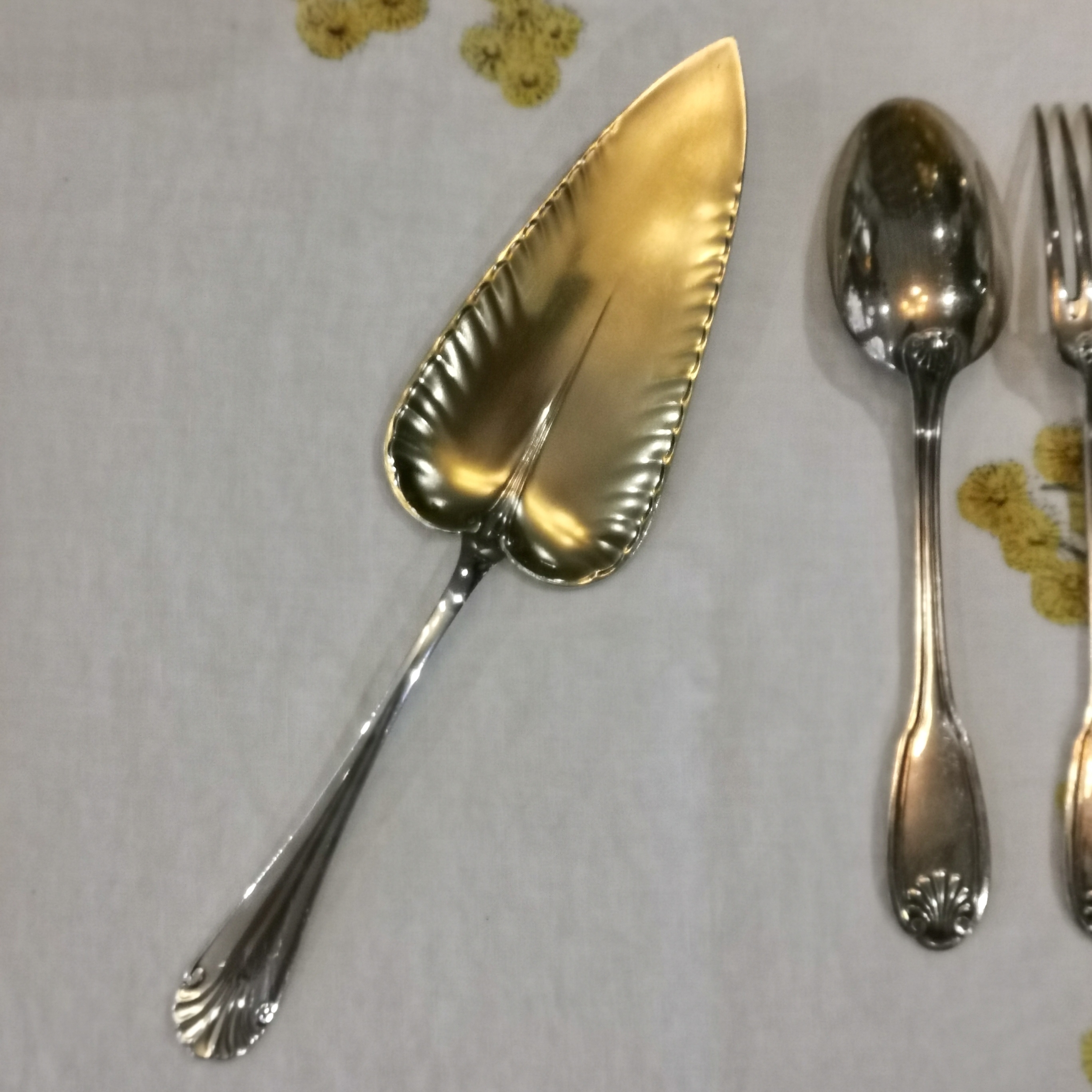 MR17-pelle-tarte-christofle-directoire-metal-argenté-vermeil2