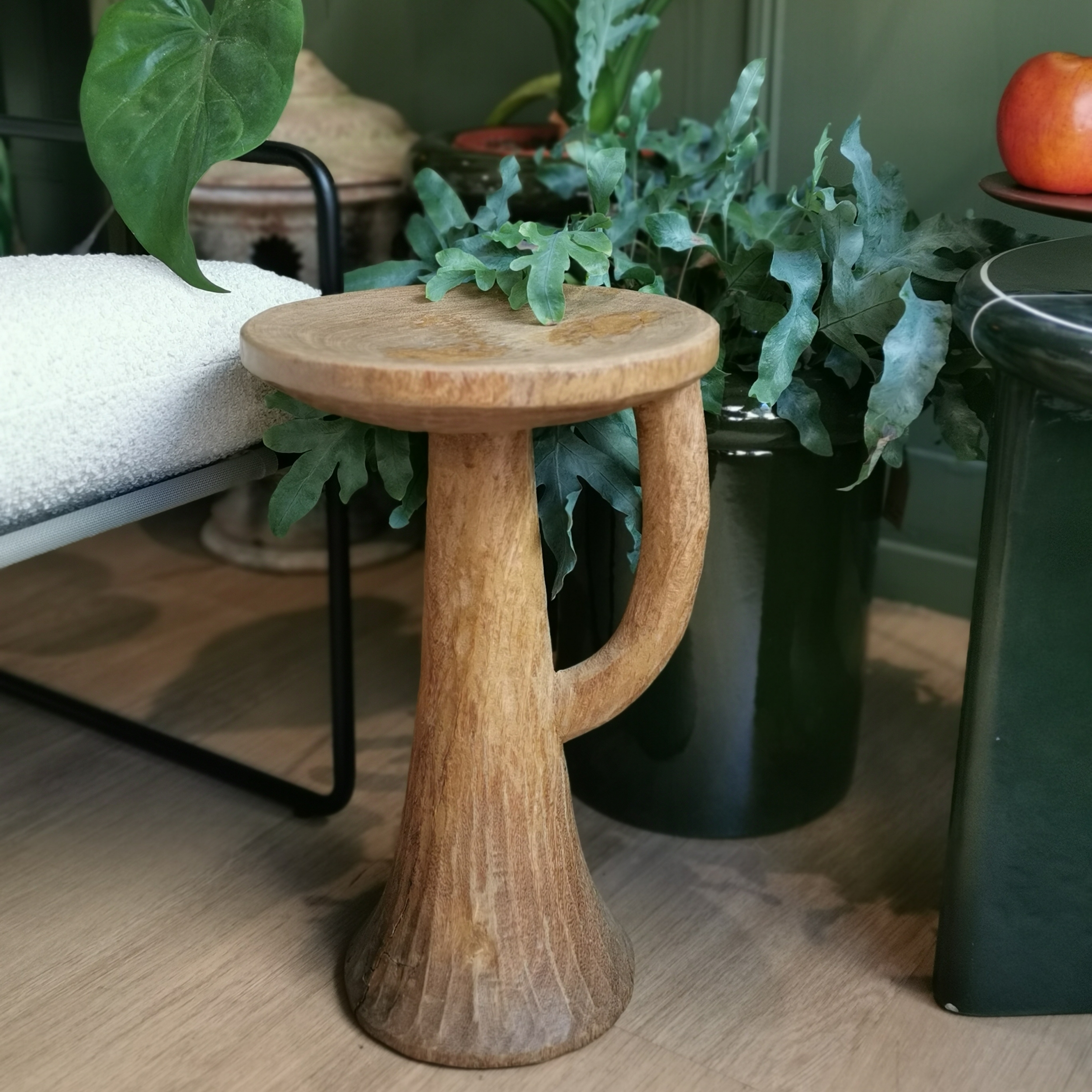 MR243-tabouret-ethnique-bois-massif-african-anse