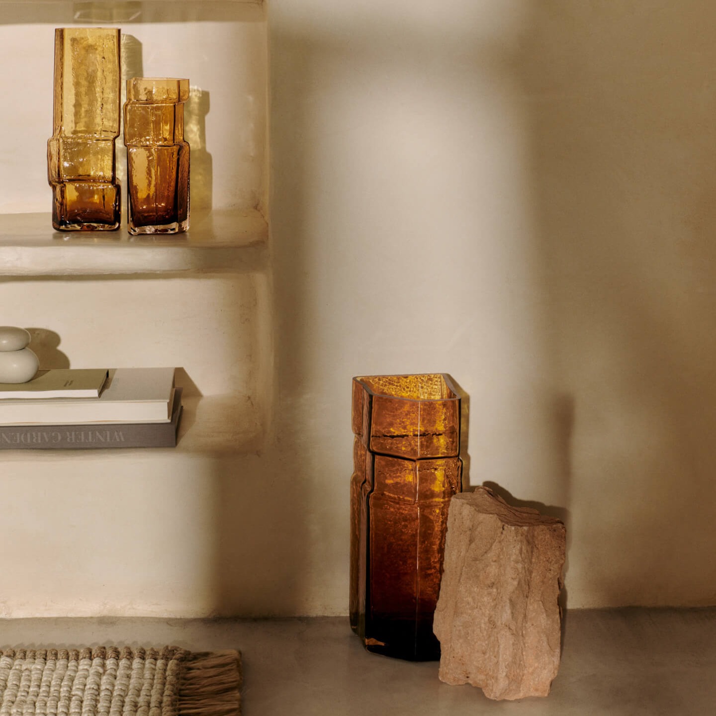 vase-muro-ambre-verre-recycle-h38-ferm-living2