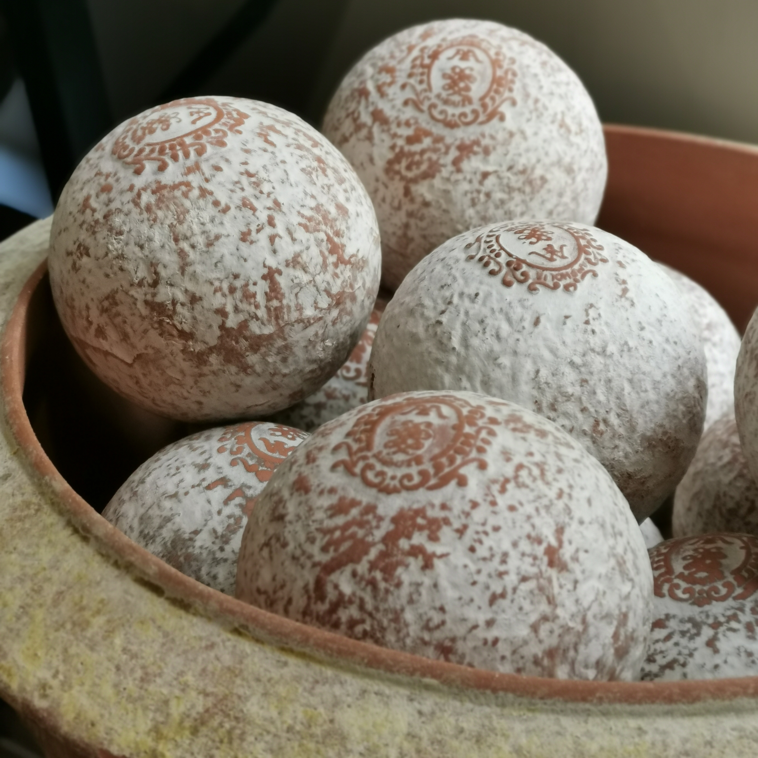 boules-terre-cuite-parfumee-anduze-ampholia-frangance-miel-fleur-d-oranger
