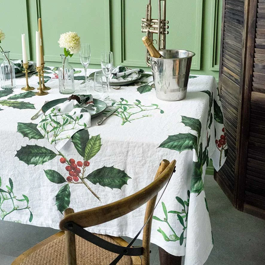 4006S-HMW-Linoroom-Tablecloth-Holly-and-Misletoe-Vertical-LR2
