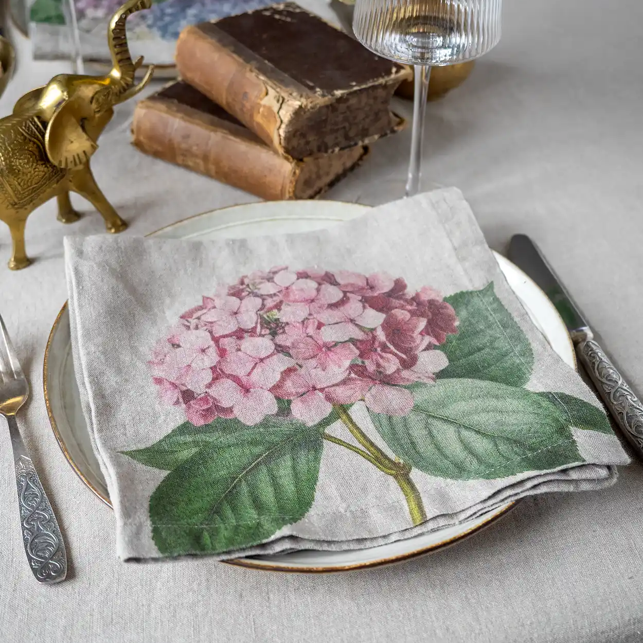 3002SU-HNP6-napkins-linen-6-serviettes-de-table-lin-hydrangeas-linoroom-1
