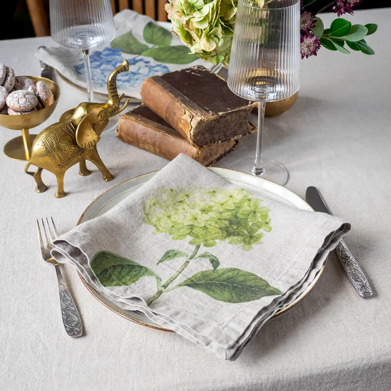 3002SU-HNP6-napkins-linen-6-serviettes-de-table-lin-hydrangeas-linoroom-4