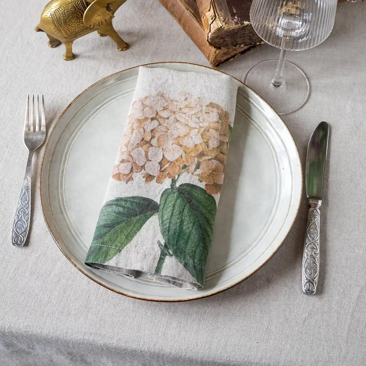 3002SU-HNP6-napkins-linen-6-serviettes-de-table-lin-hydrangeas-linoroom-7