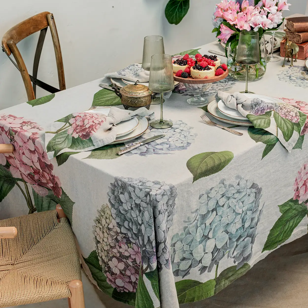 4006S-HN-Linoroom-tablecloth-linen-hydrangeas-nappe-lin-hortensias