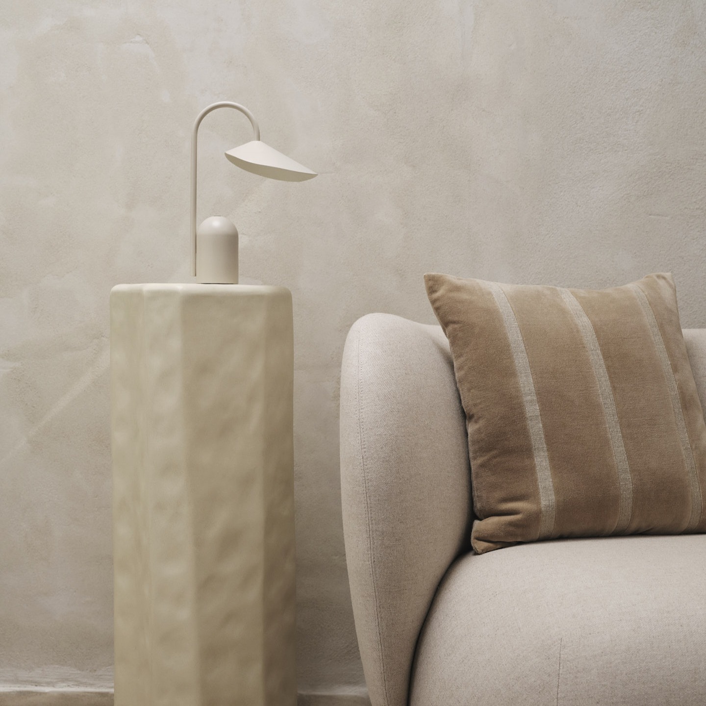 1104269285-arum-lampe-portable-cashmere-ferm-living-6