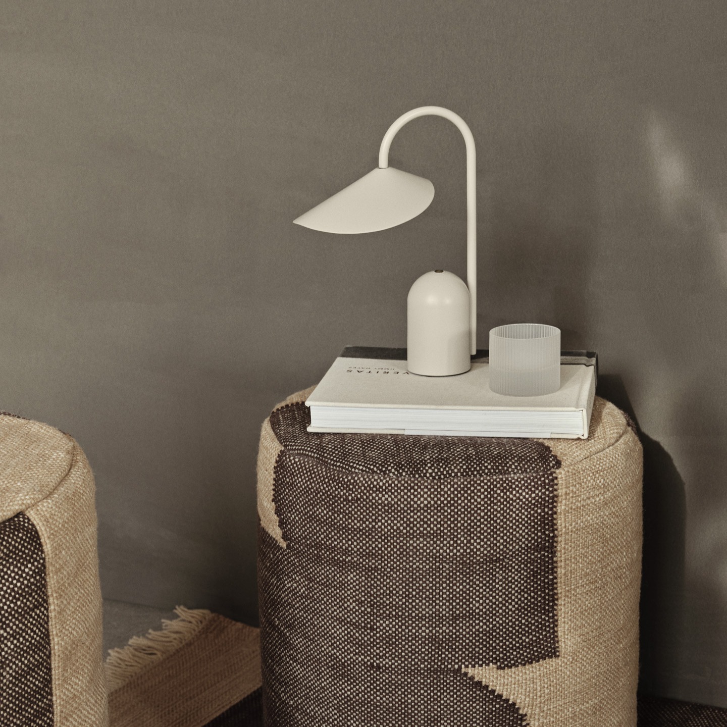 1104269285-arum-lampe-portable-cashmere-ferm-living-4