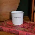 Timbale à thé Rue Madame en porcelaine blanche de Limoge dAlix D. Reynis 1