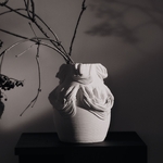 Vase-drisca-grès-blanc-cassé-ferm-living1