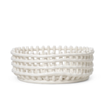 panier-ceramique-rond-centre-de-table-blanc-casse-ferm-living