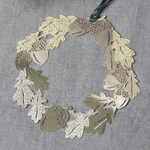 MHS520G-decoration-noel-a-suspendre-couronne-de-chene-metal-dore1