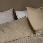 1104267551-coussin-nettle-long-naturel-ferm-living-1