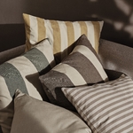1104269066-coussin-exterieur-strand-jaune-ferm-living-2